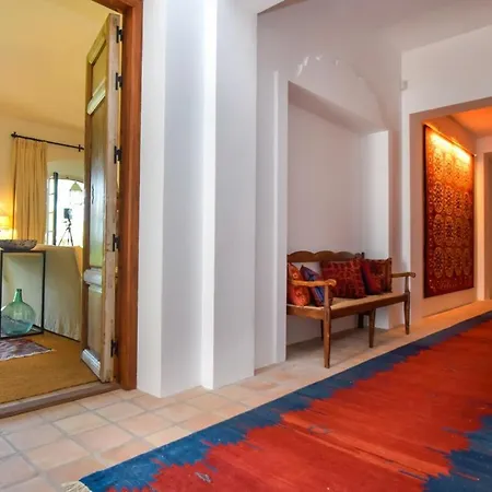 Βίλα Spacious Andalusian-inspired With Scenic Views Μαρμπέλλα