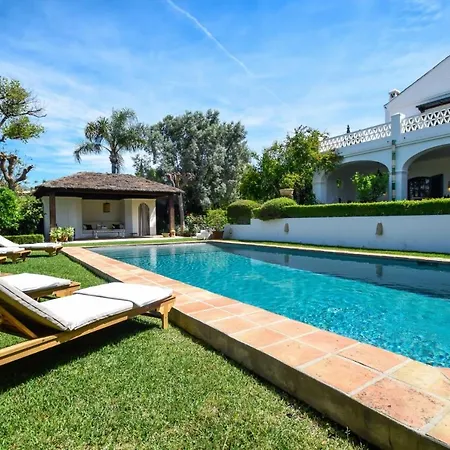 ヴィラ Spacious Andalusian-inspired With Scenic Views *