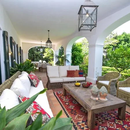 Spacious Andalusian-inspired With Scenic Views فيلة ماربيا