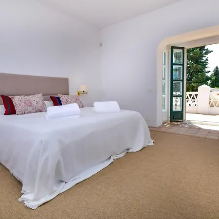 فيلة Spacious Andalusian-inspired With Scenic Views *