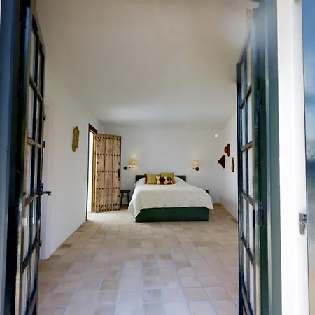 וילה Spacious Andalusian-inspired With Scenic Views *