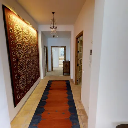 Spacious Andalusian-inspired With Scenic Views * ماربيا