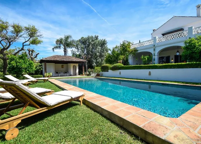 Вилла Spacious Andalusian-inspired With Scenic Views *