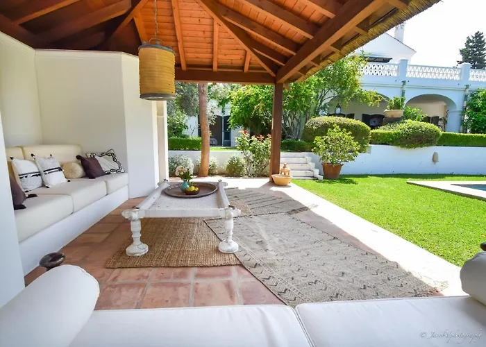 Spacious Andalusian-inspired With Scenic Views Marbella