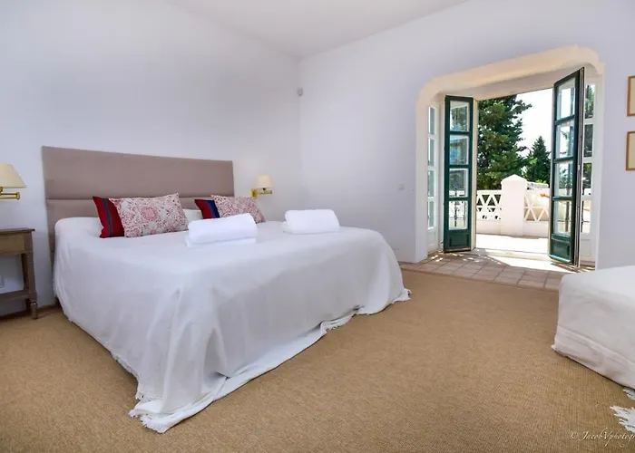 Вилла Spacious Andalusian-inspired With Scenic Views *