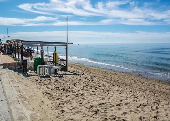 Spacious Andalusian-inspired With Scenic Views Willa *