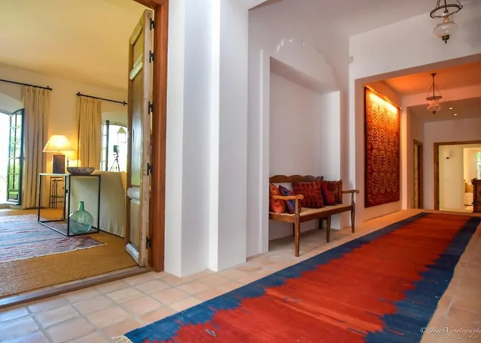 Villa Spacious Andalusian-inspired With Scenic Views Marbella